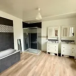 Bright House With Private Pool In Holiday home *