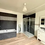 Bright House With Private Pool In Holiday home *