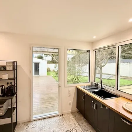 Bright House With Private Pool In بيت للعطل لا روشيل