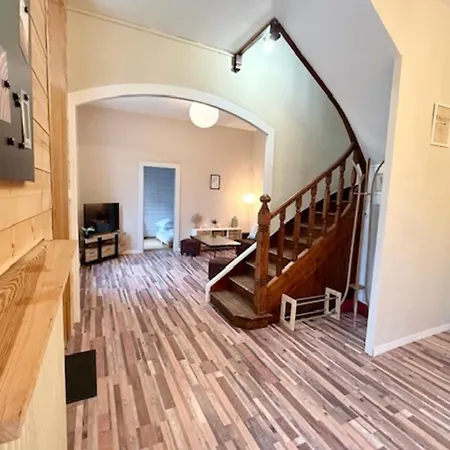 Bright House With Private Pool In *