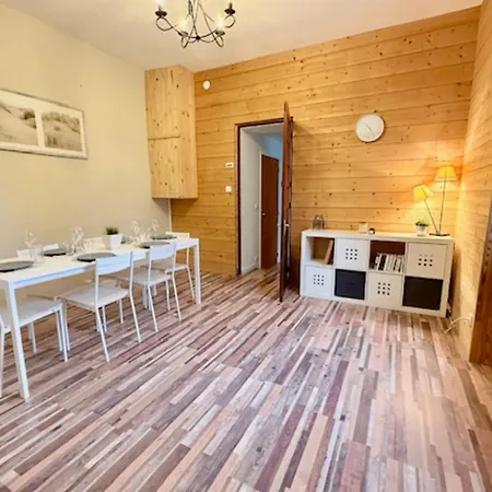 Bright House With Private Pool In *