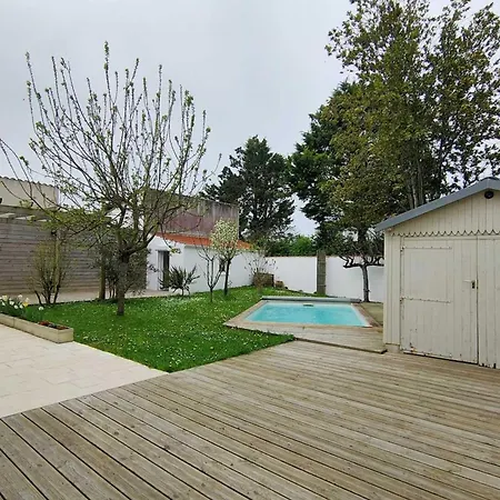 Bright House With Private Pool In * La Rochelle (Charente-Maritime)