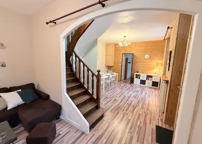 Hébergement de vacances Maison Lumineuse Avec Piscine Privée à La Rochelle (Charente-Maritime)