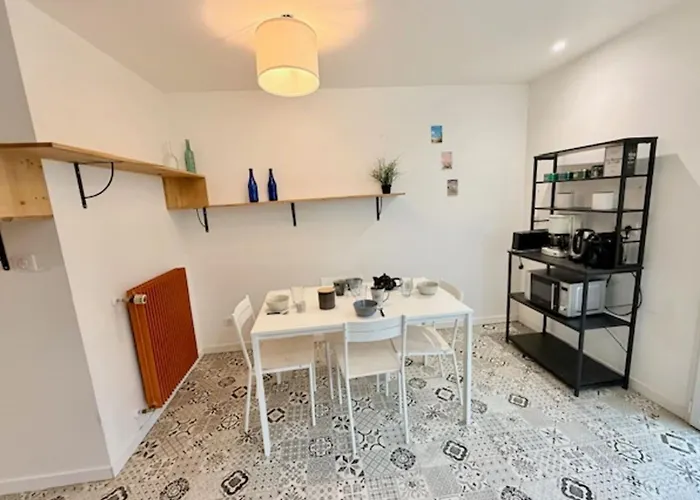 Maison Lumineuse Avec Piscine Privée à