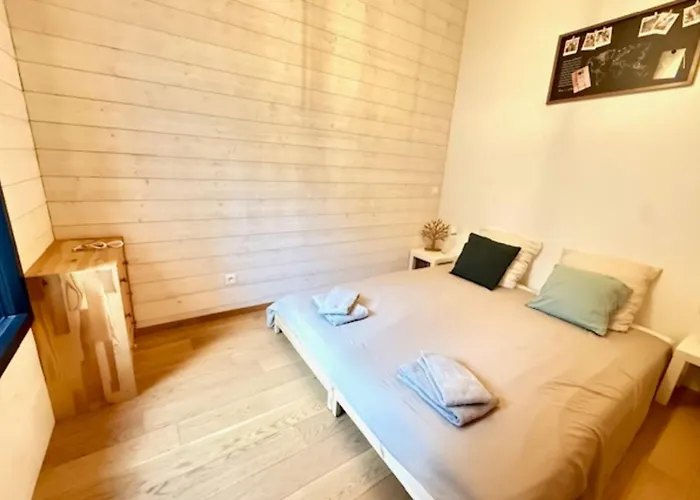 Maison Lumineuse Avec Piscine Privée à *