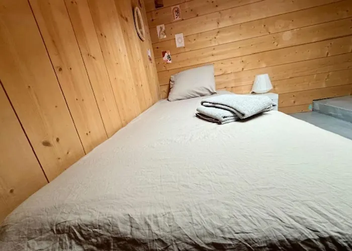 Maison Lumineuse Avec Piscine Privée à *