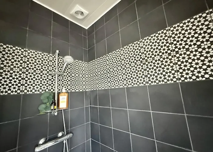 بيت للعطل Bright House With Private Pool In